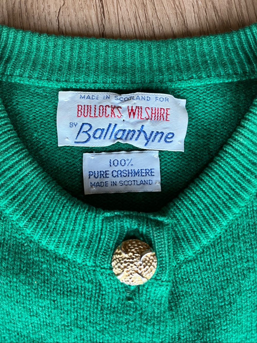 Vintage Ballantyne Scotland 100% Pure Cashmere Emerald Green..Bullock’s Wilshire